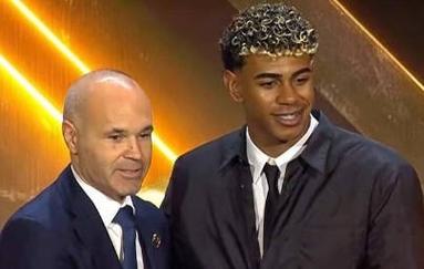 瑞士羽球超级300赛 ｜ 2局直落挫莉妮 陈雨菲2度封后