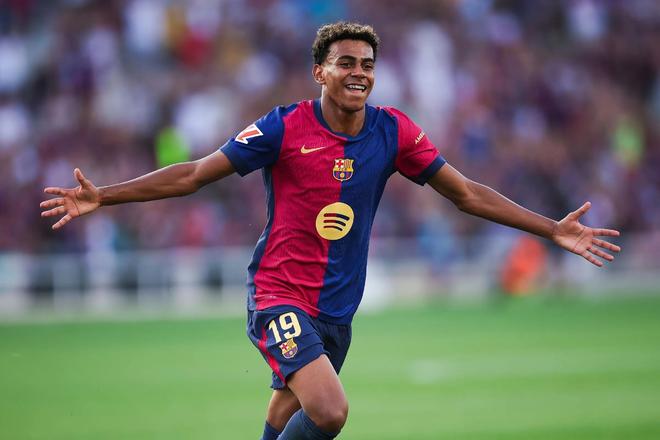 ＂首个决赛日枪声响动——第72届澳门格兰披治大赛车多项赛事战况速览