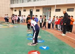 开小会？巴媒：安帅今日训练开始前和维尼修斯交谈了3分钟